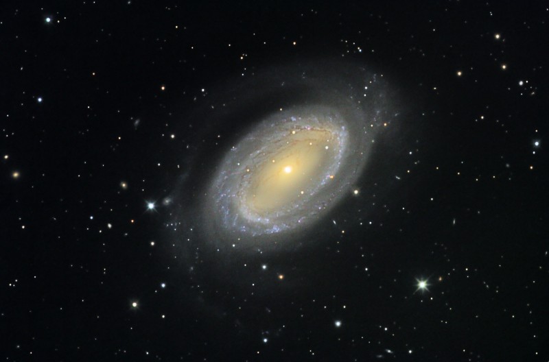 NGC4725